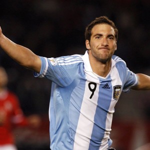 开云体育 kaiyun sports-山东鲁能球员因伤退出比赛，影响中前场实力，山东鲁能全体球员名单