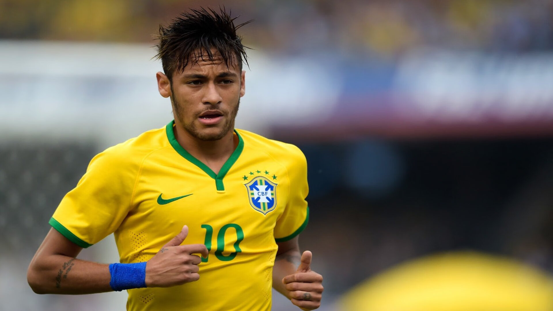 “德甲争冠形势逐渐明朗，强队全力冲刺”，德甲 集锦